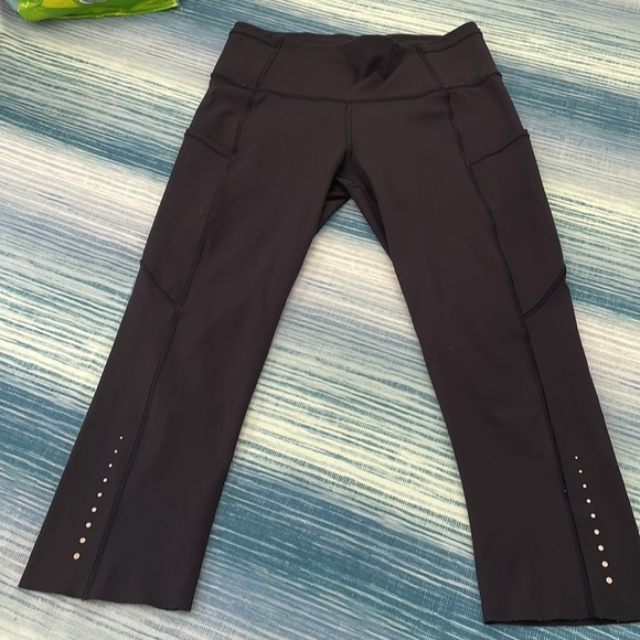 Lululemon shift speed high rise leggings navy cropped size 6 - Picture 8 of 8